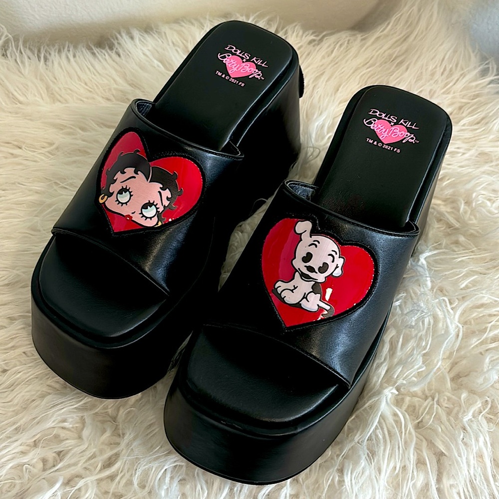 Betty Boop Platform Slides